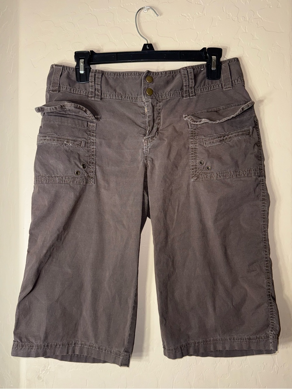 Vintage Y2K Old Navy Brown Bermuda Cargo Shorts Utility Pocket Low Rise 8